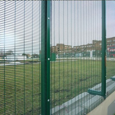 358 4.0 มิลลิเมตร ป้องกันการขึ้นรั้วความปลอดภัย สีเขียว สีเทา พีวีซี สีทองเหลือง