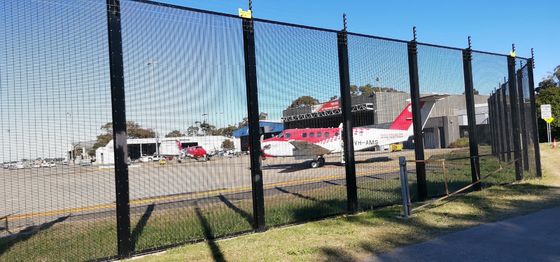 ความปลอดภัยสูง 358 แผ่นรั้วป้องกันการปีน 3.5 มม 4.0 มม