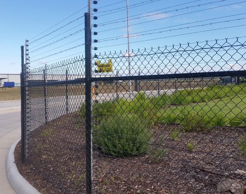 หมักร้อนเหล็กกระดาษ Pvc ผิวเคลือบ Chain Link รั้ว 2.0mm Wire Dia