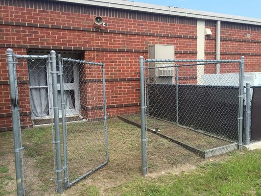 100 ฟุต 8 ฟุต 6 ฟุต สีดํา Chain Link รั้ว แกลนไซด์เพชรสาย Mesh พีวีซีเคลือบ