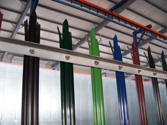ป้องกันสนิม Custom W Section Palisade เสาขั้วความปลอดภัยสําหรับฟาร์มและสวน