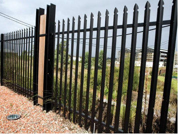 สแตนเลส W Section Palisade Fencing Hot Dip Galvanized European สแตนเลสสแตนเลสสแตนเลสสแตนเลส