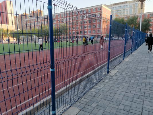 เหล็กชุบสังกะสีคุณภาพสูงโลหะ PVC เคลือบ 3d v ดัดโค้งสวนฟาร์มรอยรั้วแผงลวดตาข่าย