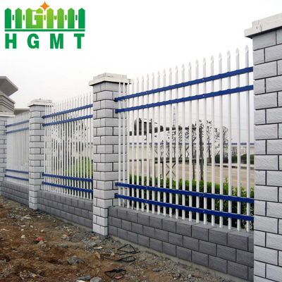 แผ่นรั้วท่อเหล็กปิ๊กเกตทองเหลืองที่เคลือบด้วยผงบนบนเรียบ สําหรับพื้นที่อยู่อาศัย