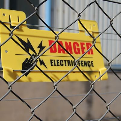 ป้องกันขอบเบาๆ ด้วยกรอบอลูมิเนียม