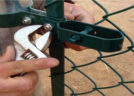 ระบบเรียบง่าย 3.0 มิลลิเมตรโลหะ Chain Link Fencing With Fittings