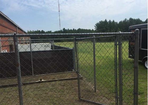 สนามกีฬา Cyclone Vinyl Covered Chain Link Fence 4.0mm Wire Dia