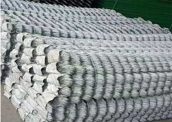 1.5 นิ้ว Wire Mesh Rolls Cyclone 8 ฟุตสูง Chain Link รั้ว 40 * 40mm