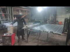 เสารั้วกำลังเชื่อมตามขนาดที่ลูกค้าต้องการ