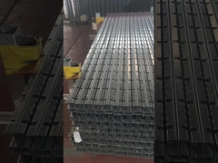 เสารั้วกำลังถูกซ้อนกัน