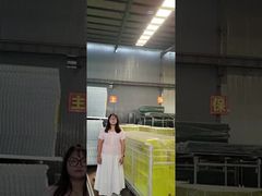 แผงกั้นป้องกันขอบพร้อมฐานรองรับตัวเอง